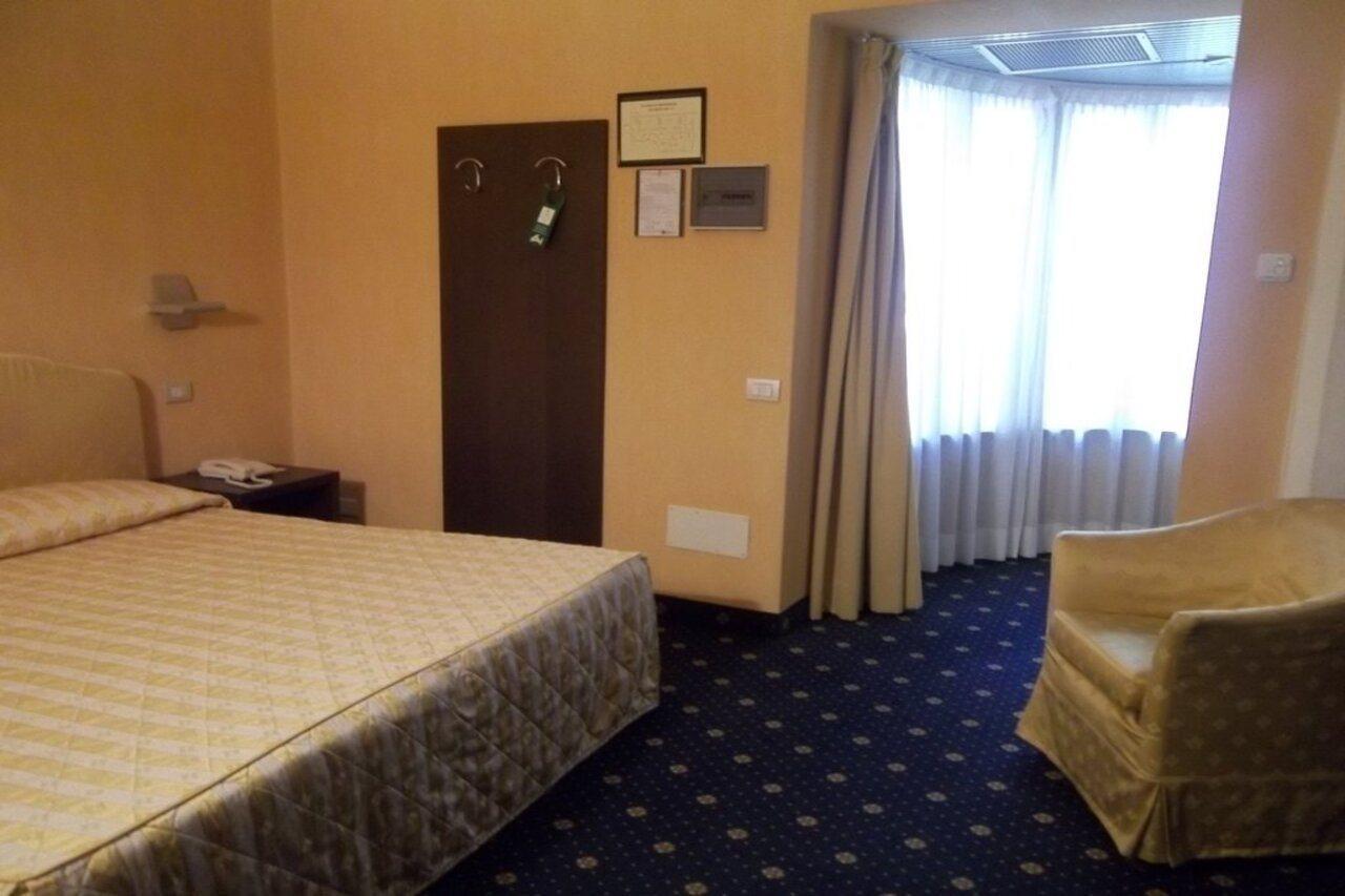 Albergo Della Torre Dal 1891 Trescore Balneario Kültér fotó