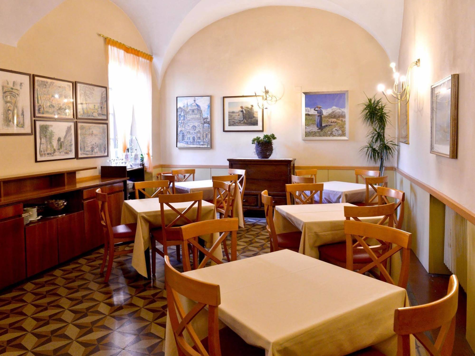 Albergo Della Torre Dal 1891 Trescore Balneario Kültér fotó