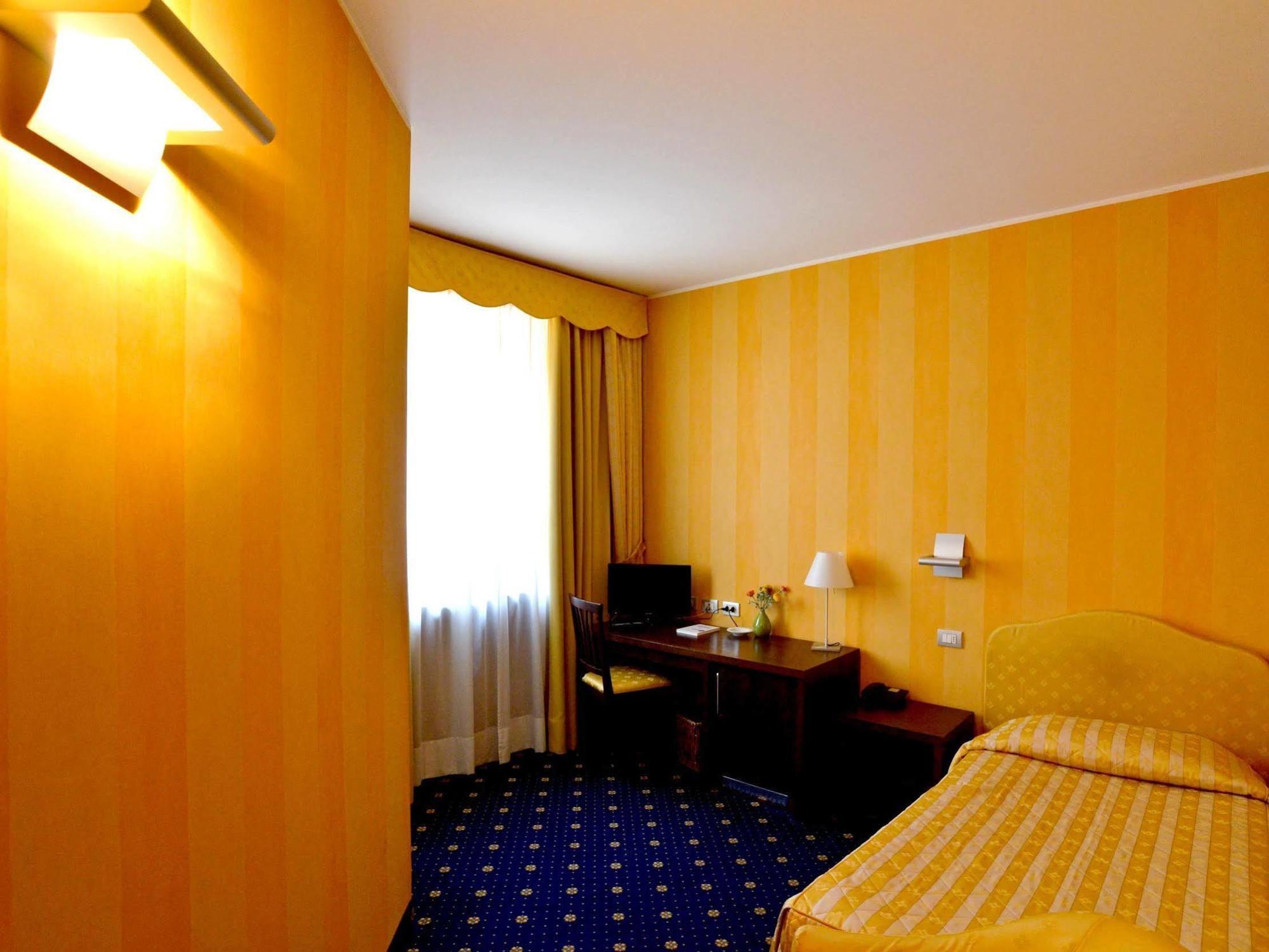 Albergo Della Torre Dal 1891 Trescore Balneario Kültér fotó